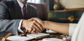 homme-faisant-son-prochain-mouvement